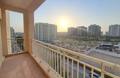Apartment - 1 Bedroom - 2 Bathrooms for rent in Mazaya 28 - Queue Point - Liwan - Dubai Land - Dubai