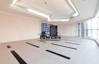 Apartment - 3 Bedrooms - 4 Bathrooms for rent in Wave tower - Corniche Road - Abu Dhabi