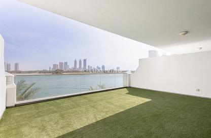 Apartment - 1 Bedroom - 2 Bathrooms for sale in Azure Residences - Palm Jumeirah - Dubai