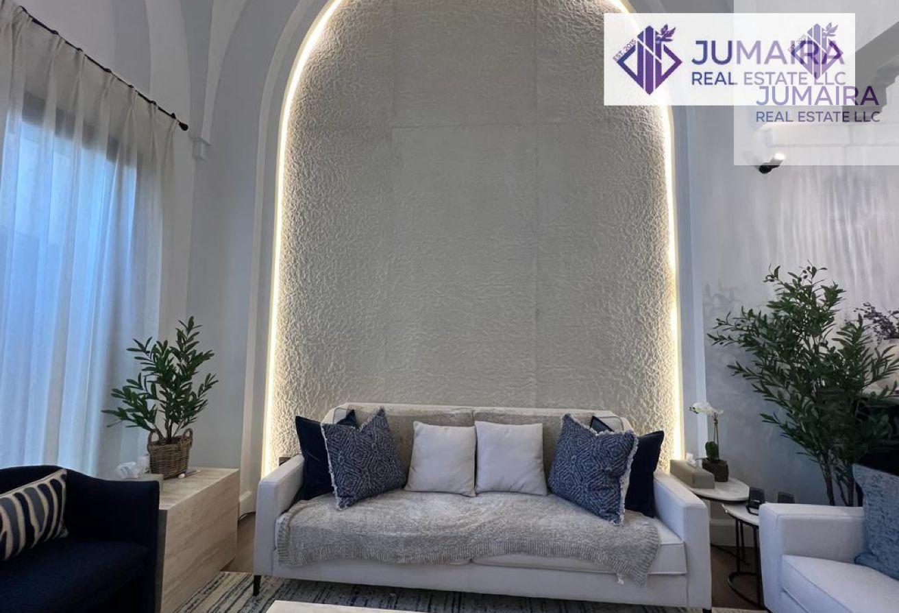 Luxury 4BR Villa in Falcon Island