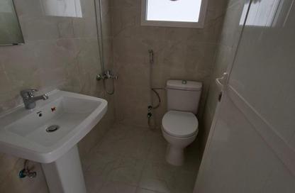 Apartment - Studio - 1 Bathroom for rent in Al Dhahri Building - Al Shuwaiheen - Sharjah