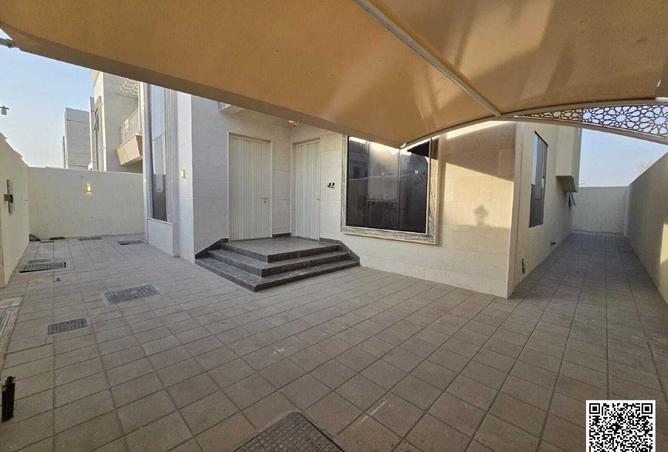 58575735 - Property Image 2