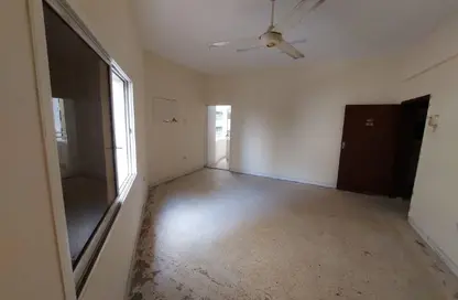 شقة - غرفة نوم - 1 حمام للايجار في المحطة - القاسمية - الشارقة شقة - غرفة نوم - 1 حمام للايجار في المحطة - القاسمية - الشارقة