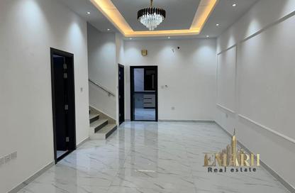 Villa - 4 - 6 for rent in Al Helio 1 - Al Helio - Ajman