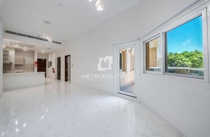 Apartment - 1 Bedroom - 2 Bathrooms for rent in La Plage 2 - Jumeira Beach Road - Jumeirah - Dubai