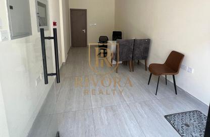 Shop - Studio - 1 Bathroom for rent in Al Karama - Dubai Shop - Studio - 1 Bathroom for rent in Al Karama - Dubai
