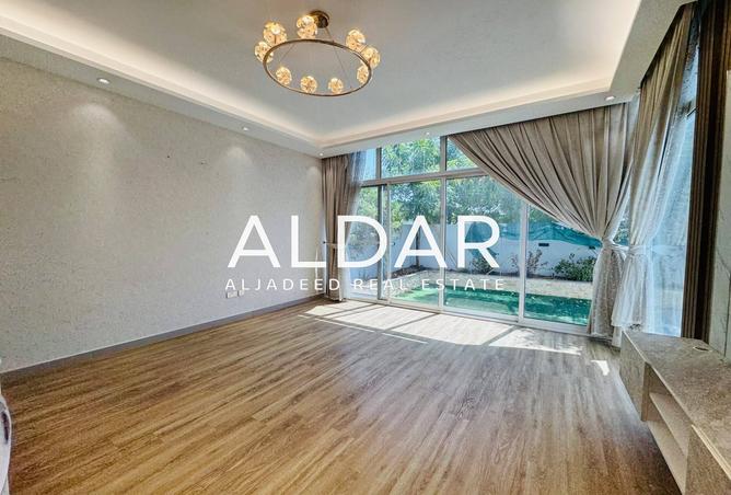 Single Row | Well Maintained | Prime Location