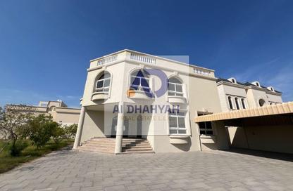 Villa - 4 Bedrooms - 6 Bathrooms for rent in Al Garayen - Sharjah