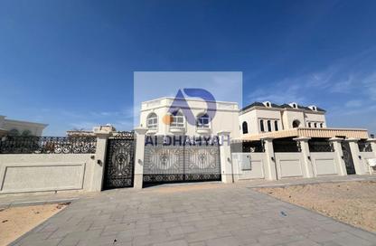 Villa - 4 Bedrooms - 6 Bathrooms for rent in Al Garayen - Sharjah