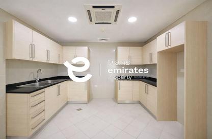 Apartment - 2 Bedrooms - 3 Bathrooms for rent in RAK Tower - Marina Square - Al Reem Island - Abu Dhabi
