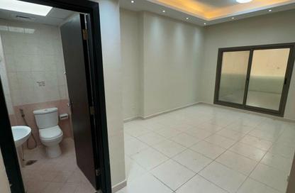 Apartment - 1 Bedroom - 2 Bathrooms for rent in Paradise Lakes Tower B6 - Paradise Lakes Towers - Emirates City - Ajman Apartment - 1 Bedroom - 2 Bathrooms for rent in Paradise Lakes Tower B6 - Paradise Lakes Towers - Emirates City - Ajman