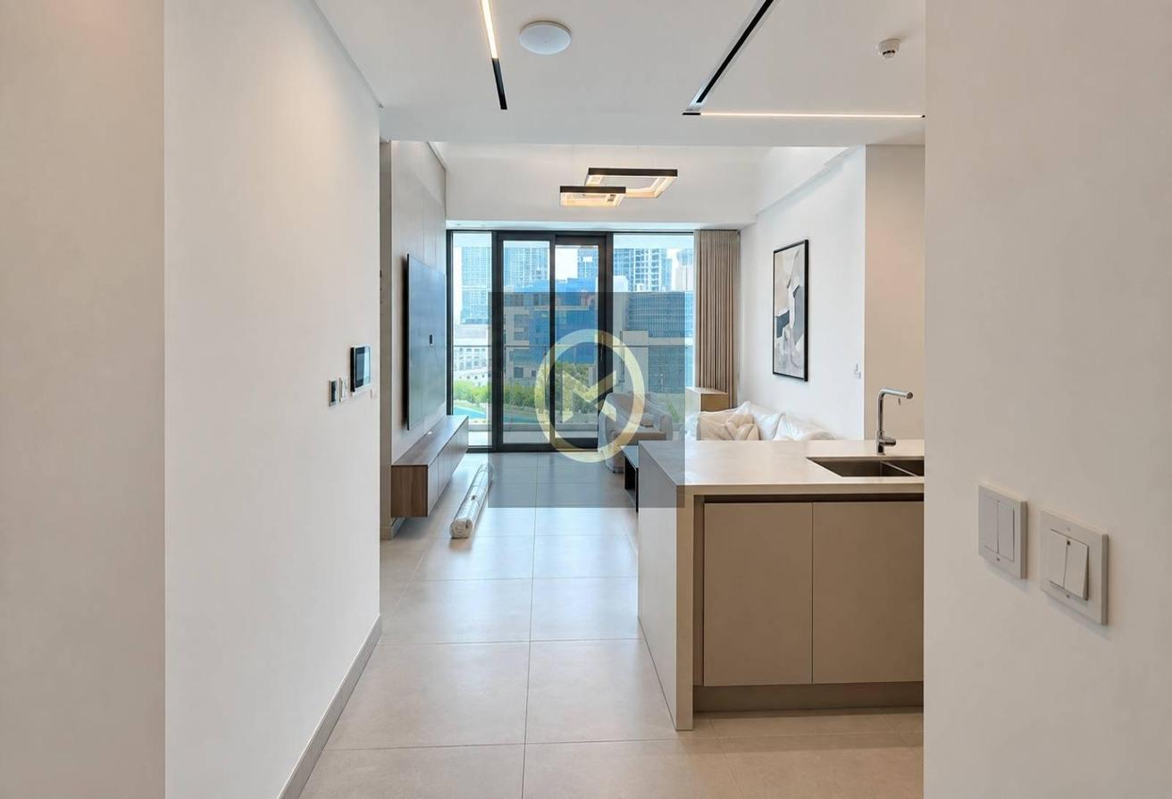 Fully Furnished 1BR | Society House, Downtown photo 6