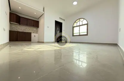 Apartment - 1 Bathroom for rent in Hadbat Al Zafranah - Muroor Area - Abu Dhabi