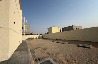 Villa - 4 Bedrooms - 7 Bathrooms for rent in Al Aweer 1 - Al Aweer - Dubai