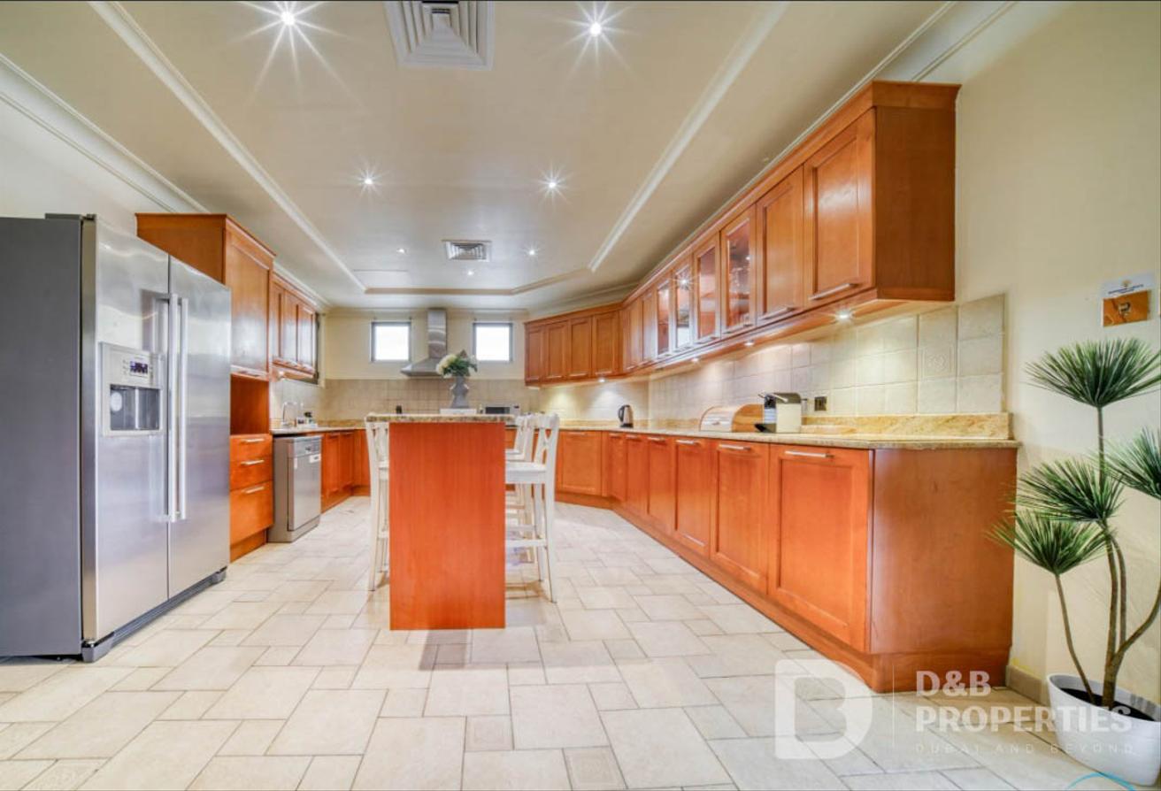Stunning Waterfront Villa | Palm Jumeirah Rental photo 7