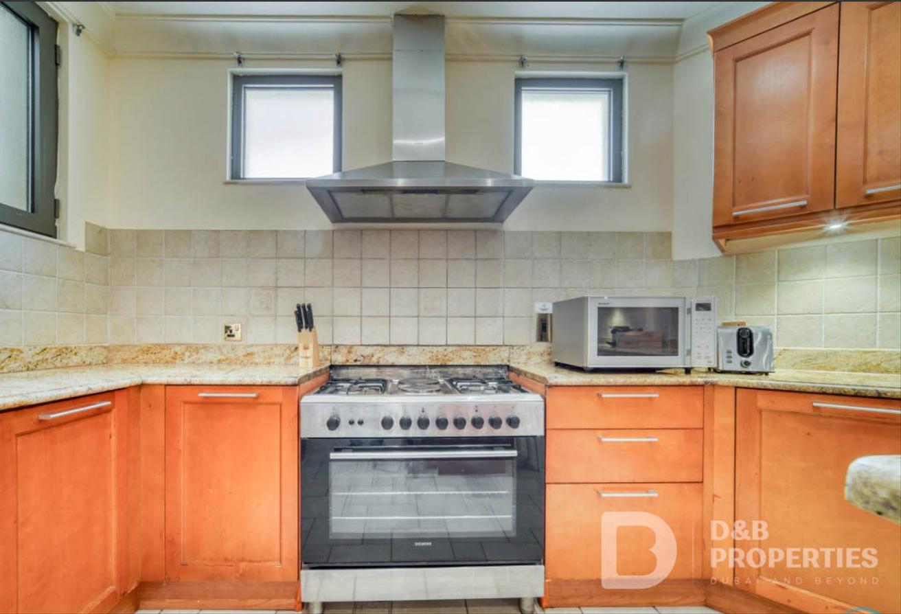 Stunning Waterfront Villa | Palm Jumeirah Rental photo 8