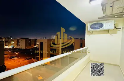 شقة - غرفة نوم - 2 حمامات للايجار في مساكن كورنيش عجمان - طريق كورنيش عجمان - عجمان