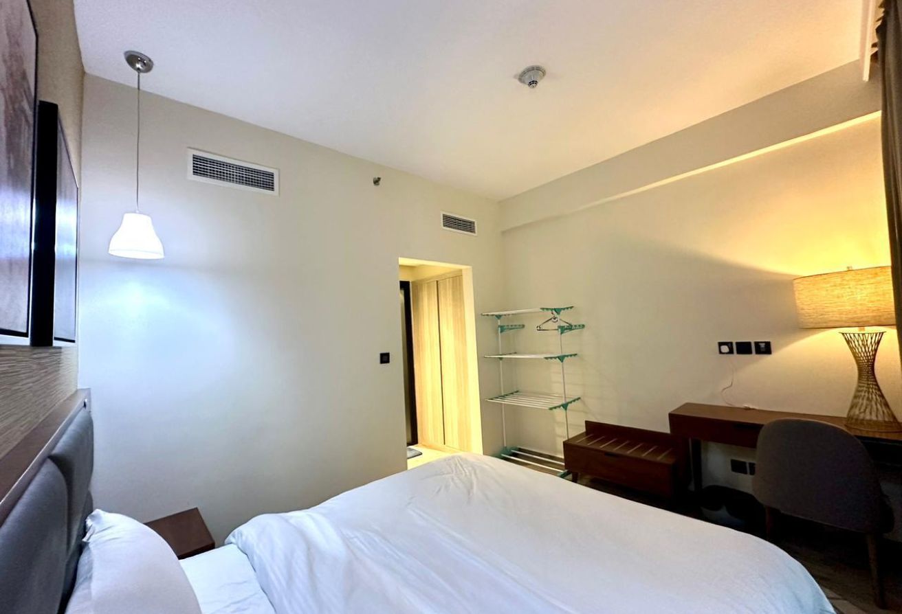 Vacant - Spacious Unit - Well Maintain — image 15