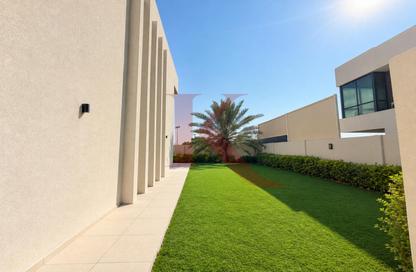 Villa - 4 - 5 for rent in West Yas - Yas Island - Abu Dhabi