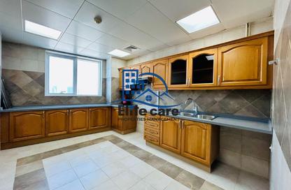 Apartment - 3 - 4 for rent in Al Aryam Tower - Tourist Club Area - Abu Dhabi