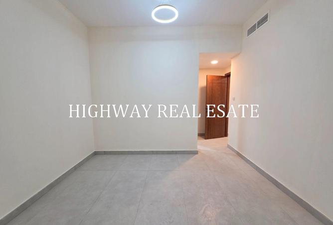 131568704 - Property Image 3