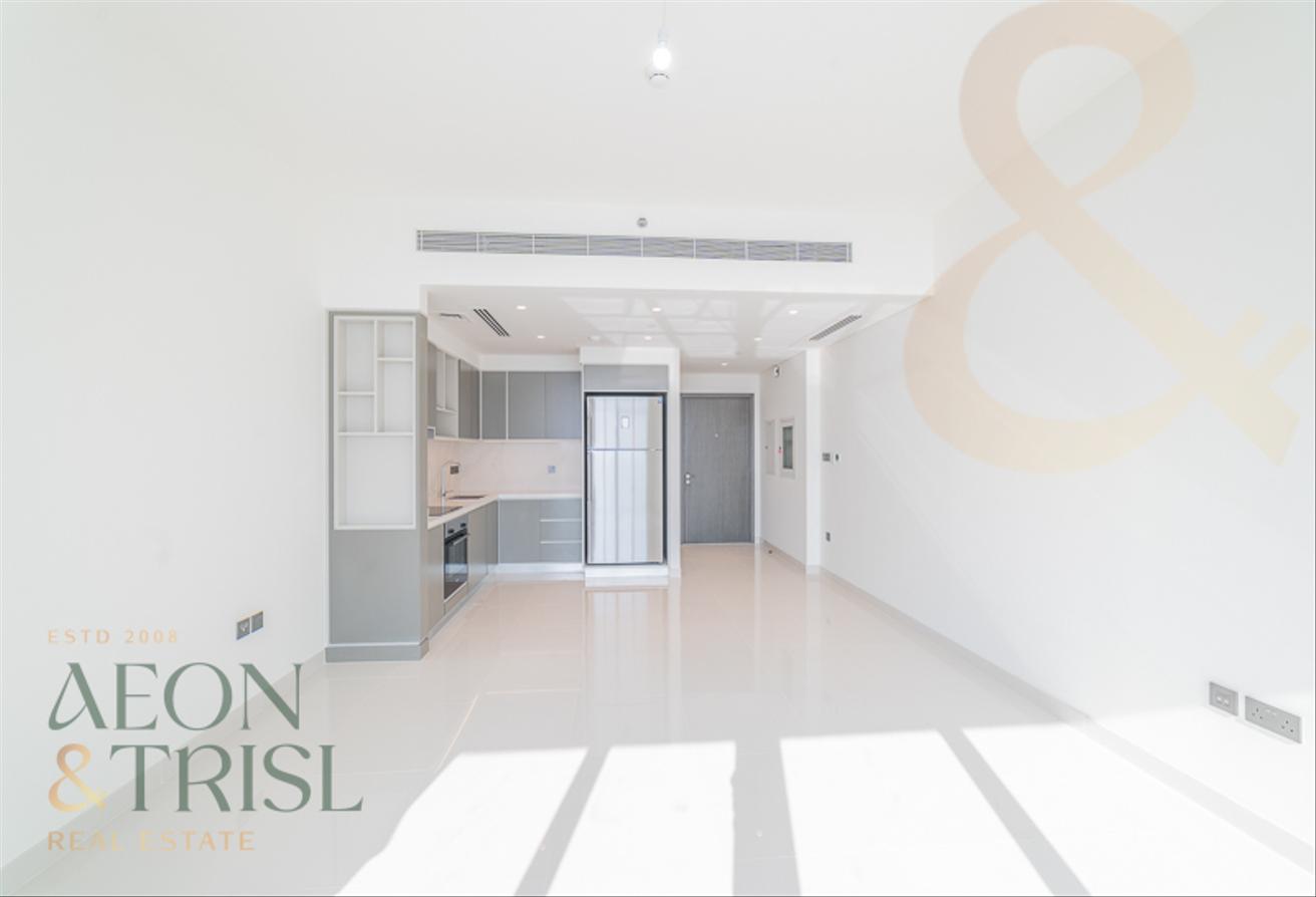Amazing 2 BR | Beach Access | Sea and Marina View photo 2