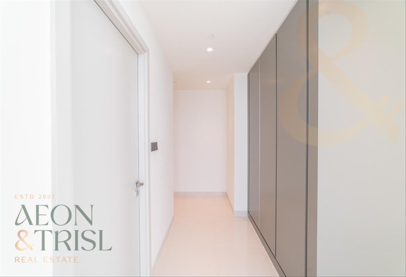 Amazing 2 BR | Beach Access | Sea and Marina View photo 7