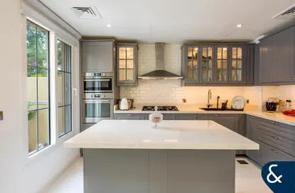 فيلا - 2 غرف نوم - 3 حمامات للبيع في الينابيع 2 - الينابيع - دبي