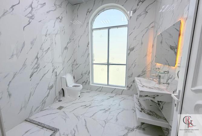 128386015 - Property Image 2