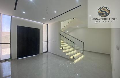 Villa - 5 Bedrooms - 6 Bathrooms for rent in Al Aweer 1 - Al Aweer - Dubai Villa - 5 Bedrooms - 6 Bathrooms for rent in Al Aweer 1 - Al Aweer - Dubai