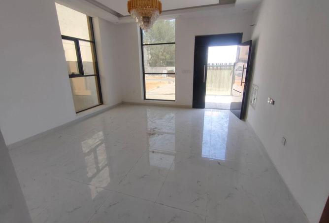 82392365 - Property Image 3