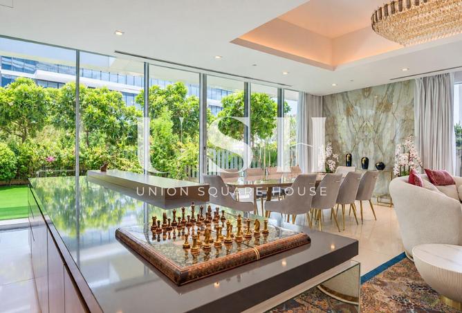 Beachfront 3BR + Maid |Furnished | Private Garden