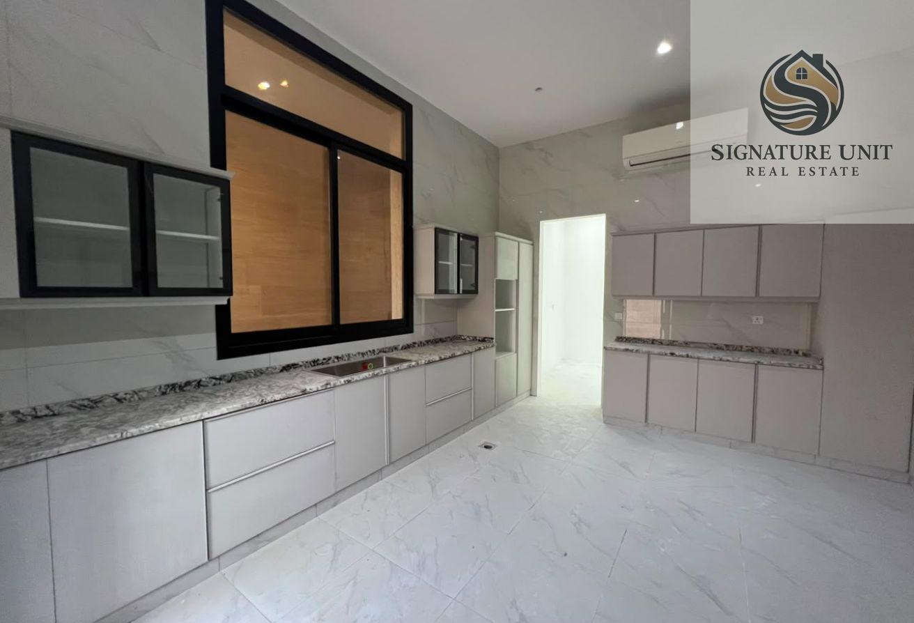 Spacious 5BR Villa | Poo l Gym | Dual Majlis photo 11