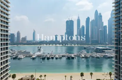 شقة - 2 غرف نوم - 3 حمامات للايجار في جراند بلو تاور 1 - إعمار بيتشفرونت - دبي هاربور - دبي