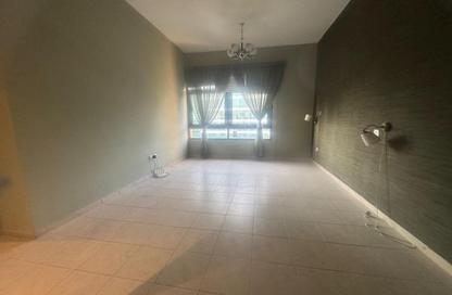 Apartment - 3 Bedrooms - 2 Bathrooms for rent in The Views 1 - The Views - Dubai