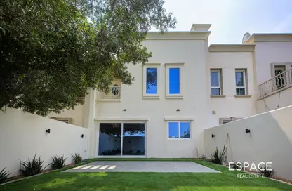 فيلا - 2 غرف نوم - 3 حمامات للايجار في الينابيع 3 - الينابيع - دبي