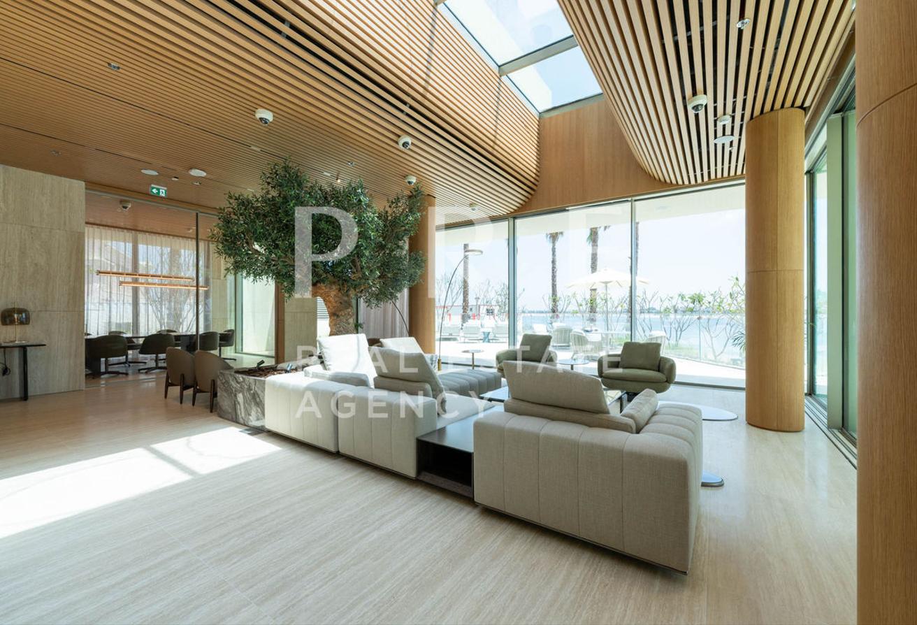 Coastal Sophistication | Four-Bedroom Waterfront Residence | Palm Jumeirah photo 8