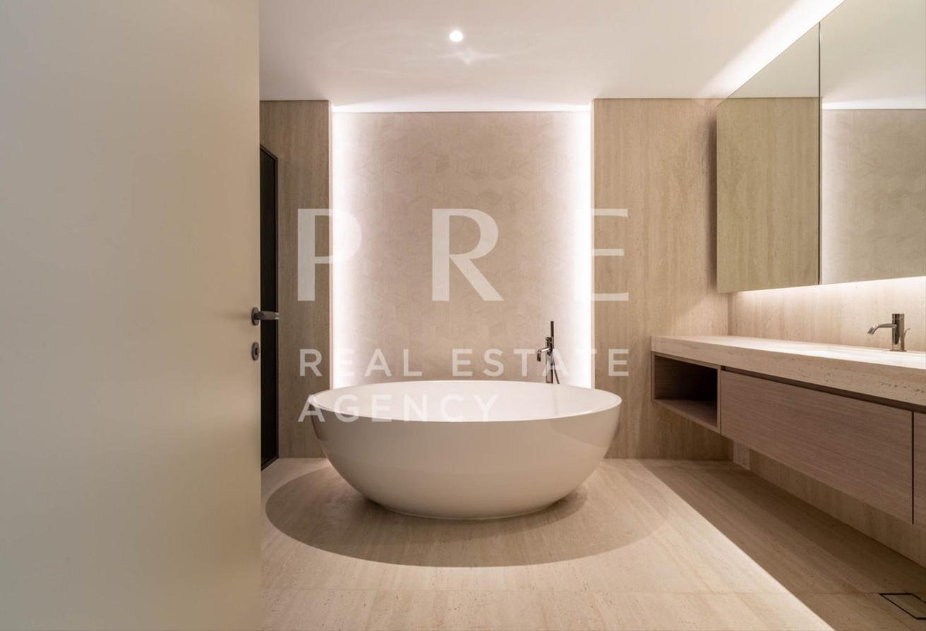 Coastal Sophistication | Four-Bedroom Waterfront Residence | Palm Jumeirah photo 13