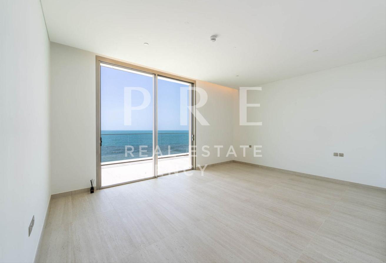 Coastal Sophistication | Four-Bedroom Waterfront Residence | Palm Jumeirah photo 2