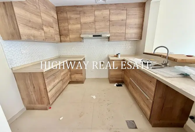 155584401 - Property Image 3