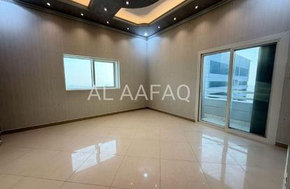 Apartment - 4 Bedrooms - 6 Bathrooms for rent in Al Ferasa Tower - Al Majaz 1 - Al Majaz - Sharjah