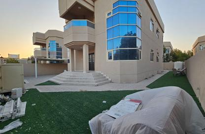 Villa - 4 - 6 for rent in Al Manara - Dubai Villa - 4 - 6 for rent in Al Manara - Dubai