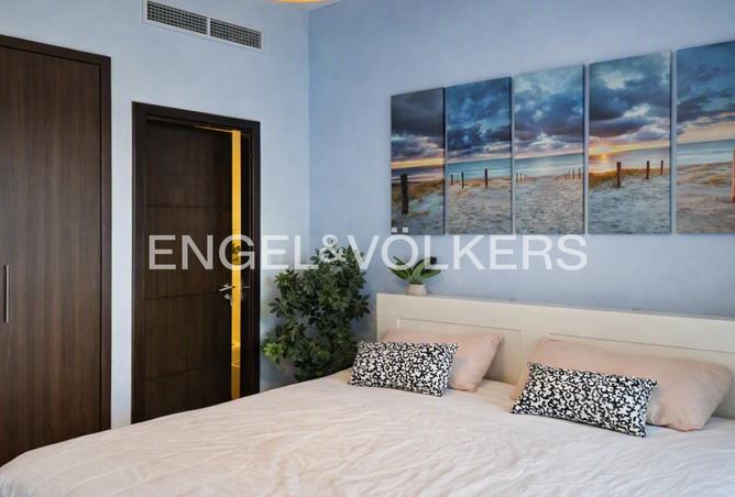 Marina Views | Furnished | Vacant photo 2
