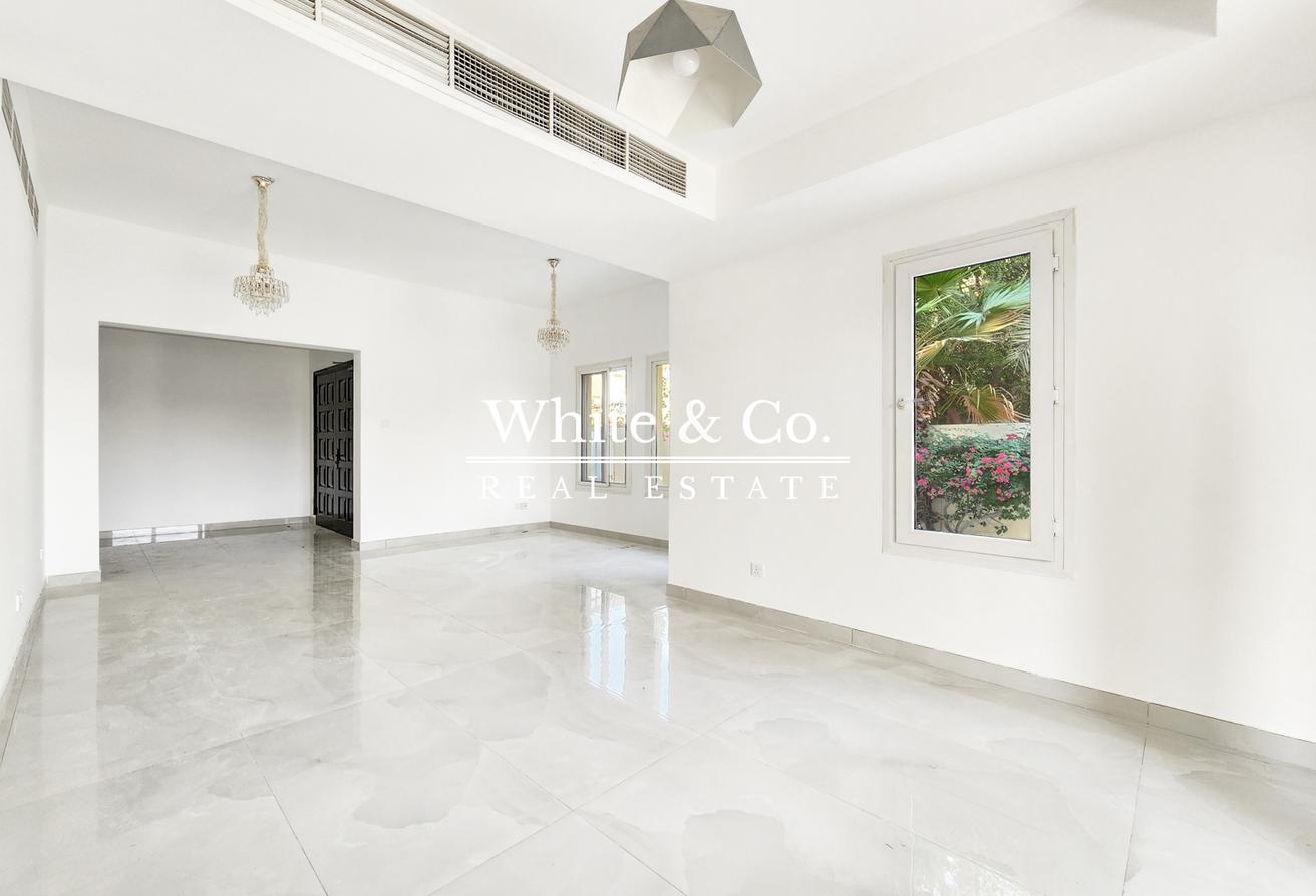 Landscaped Garden | Lake View | Upgraded photo 5