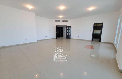 Apartment - 3 Bedrooms - 5 Bathrooms for rent in Shabiya - Mussafah - Abu Dhabi