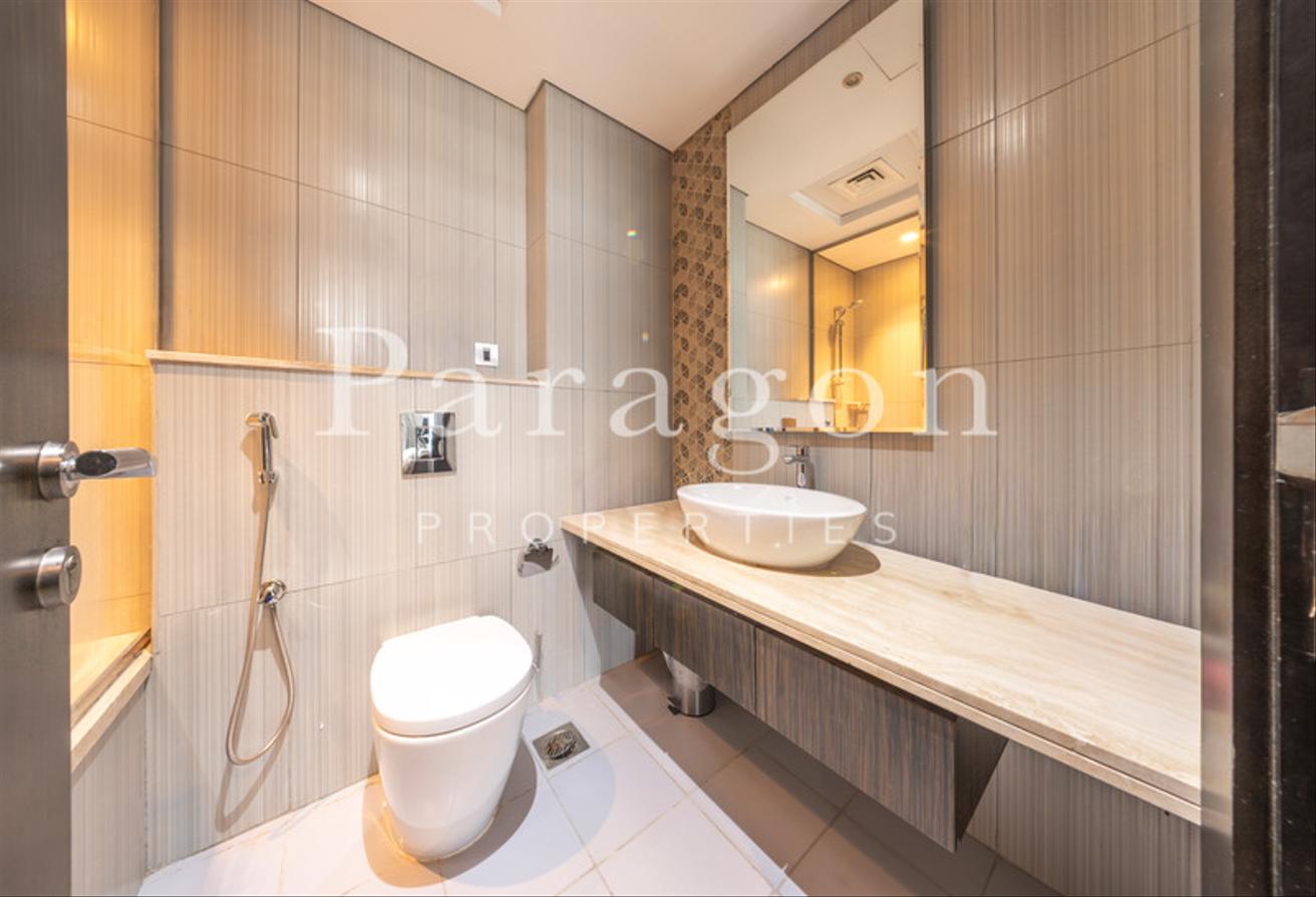 Fully Furnished | Golf View | Vacant Now photo 7
