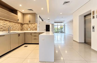 Villa - 4 - 6 for rent in Somerset Mews - District 10 - Jumeirah Village Circle - Dubai