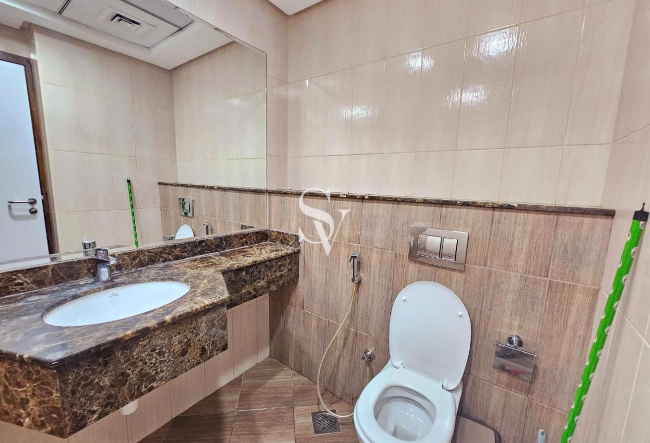 Chiller Free | Spacious | Low Floor | Furnished photo 12