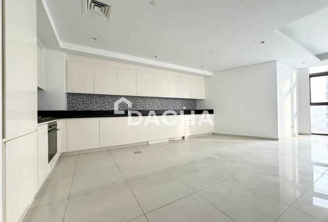 Sea View | Unfurnished | High Floor photo 3