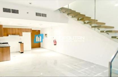 Apartment - 2 - 3 for sale in Oasis 1 - Oasis Residences - Masdar City - Abu Dhabi